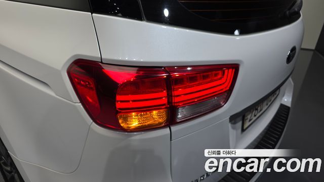 Kia Canival 2017 — photo 9