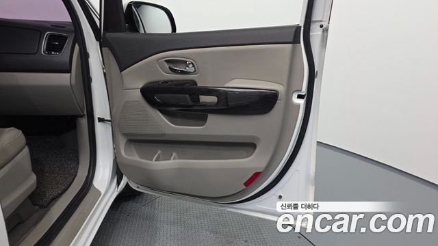 Kia Canival 2017 — photo 14