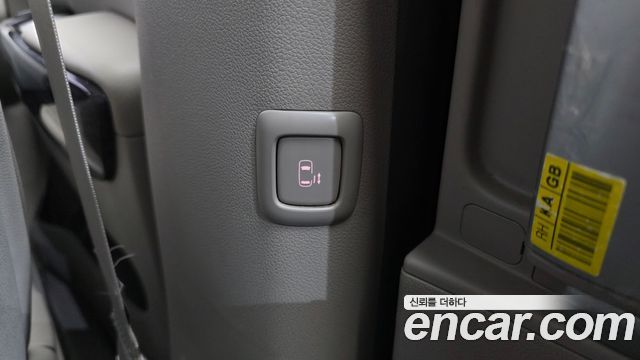 Kia Canival 2017 — photo 34