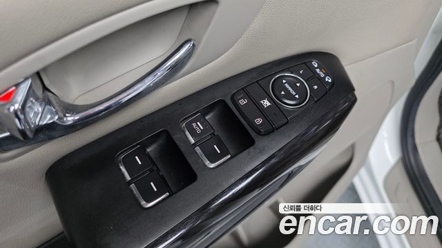 Kia Canival 2017 — photo 35
