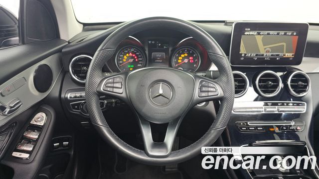 Mercedes-Benz GLC-Class 2019 — photo 13