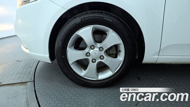 Kia Porte 2009 — photo 5