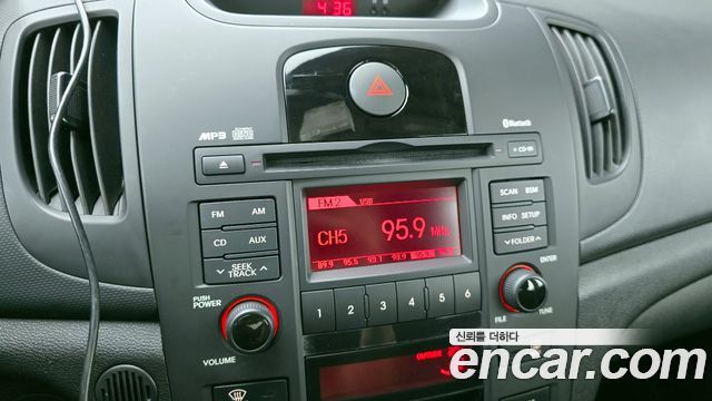 Kia Porte 2009 — photo 17