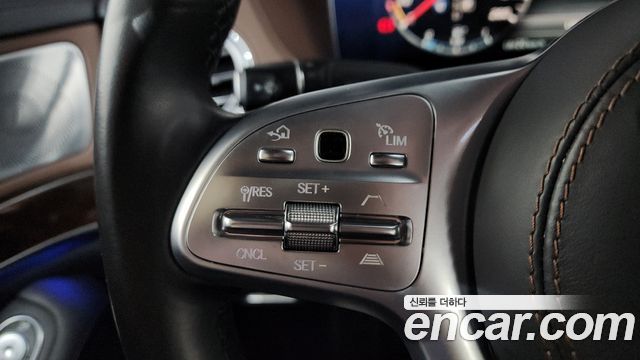 Mercedes-Benz S-Class 2018 — photo 17