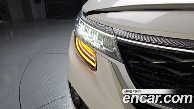 Kia Seltos 2023 — photo 8