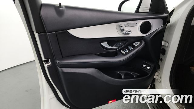 Mercedes-Benz GLC-Class 2019 — photo 14