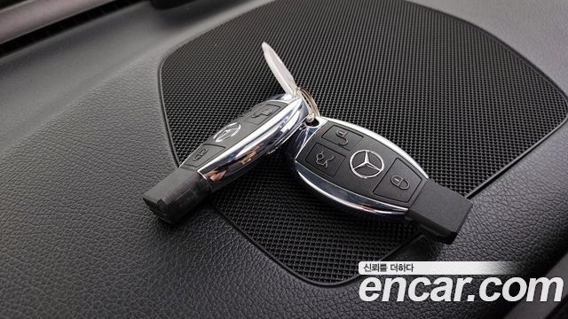 Mercedes-Benz GLC-Class 2019 — photo 16