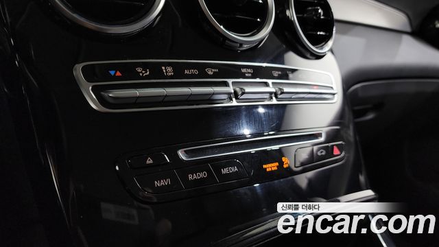 Mercedes-Benz GLC-Class 2019 — photo 29