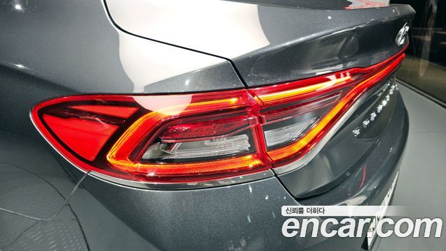 Hyundai Grandeur 2018 — photo 9