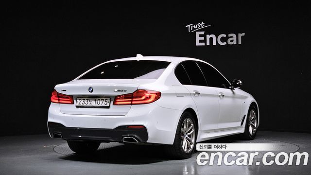 BMW 5-Series 2017 — photo 2