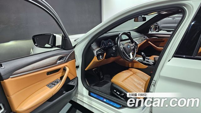 BMW 5-Series 2017 — photo 13