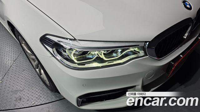 BMW 5-Series 2017 — photo 8