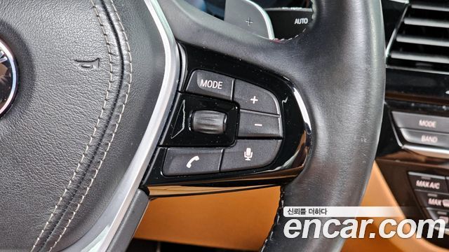 BMW 5-Series 2017 — photo 16