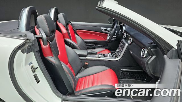 Mercedes-Benz SLC-Class 2017 — photo 12