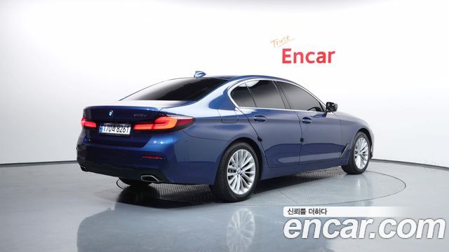 BMW 5-Series 2021 — photo 2