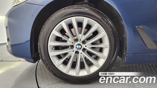 BMW 5-Series 2021 — photo 5