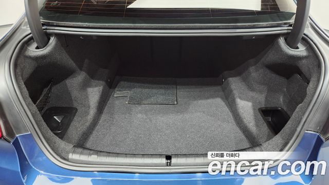 BMW 5-Series 2021 — photo 17
