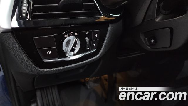 BMW 5-Series 2021 — photo 20