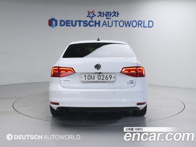 Volkswagen Jetta 2015 — photo 4