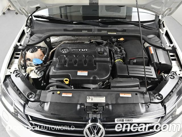 Volkswagen Jetta 2015 — photo 6