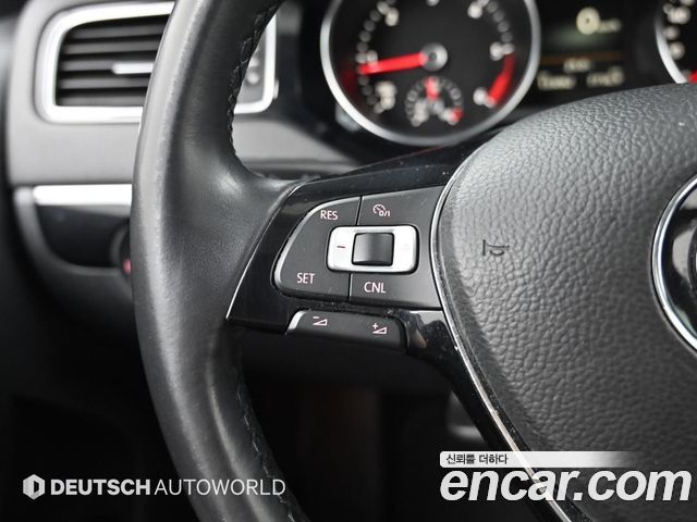 Volkswagen Jetta 2015 — photo 15