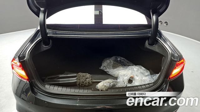 Hyundai Grandeur 2018 — photo 26