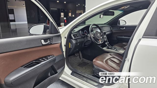 Kia K5 2017 — photo 10