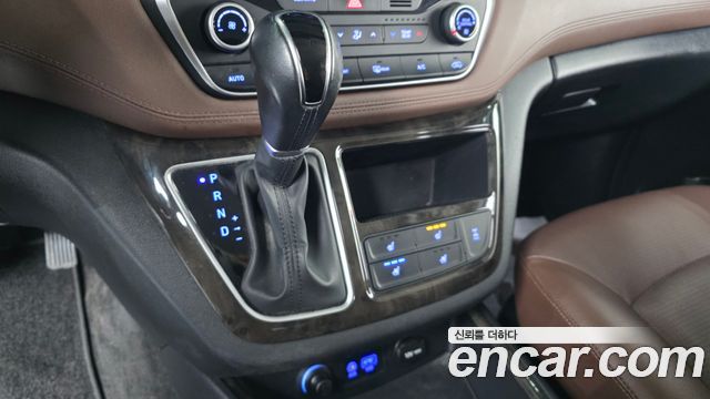 Hyundai Starex 2020 — photo 9