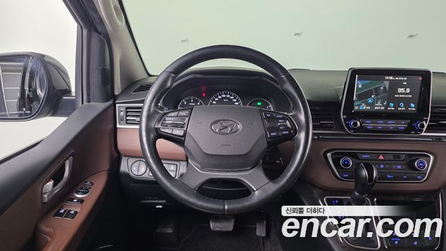 Hyundai Starex 2020 — photo 13