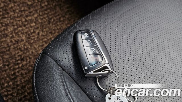 Hyundai Santafe 2016 — photo 29