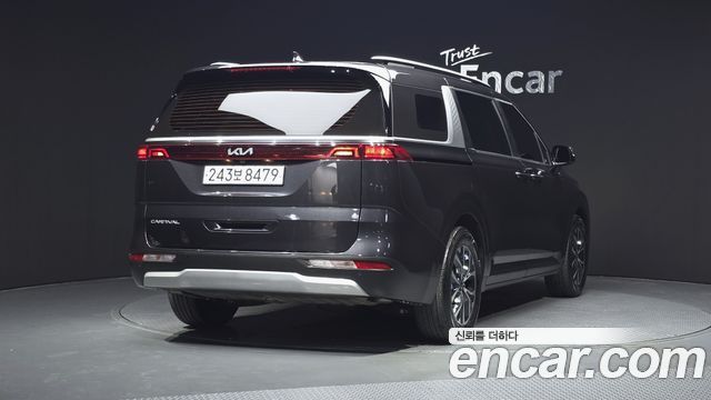 Kia Canival 2022 — photo 2