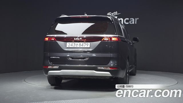 Kia Canival 2022 — photo 4