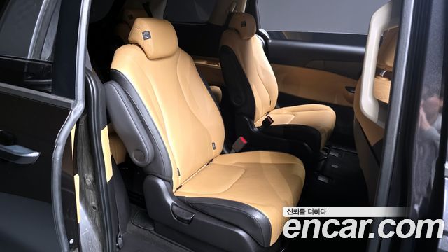 Kia Canival 2022 — photo 17