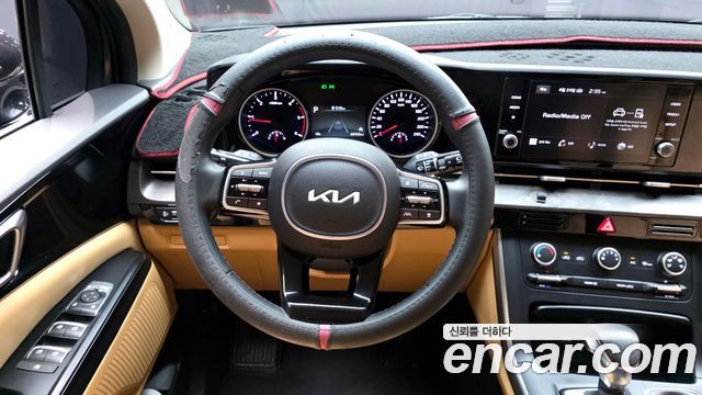 Kia Canival 2022 — photo 19