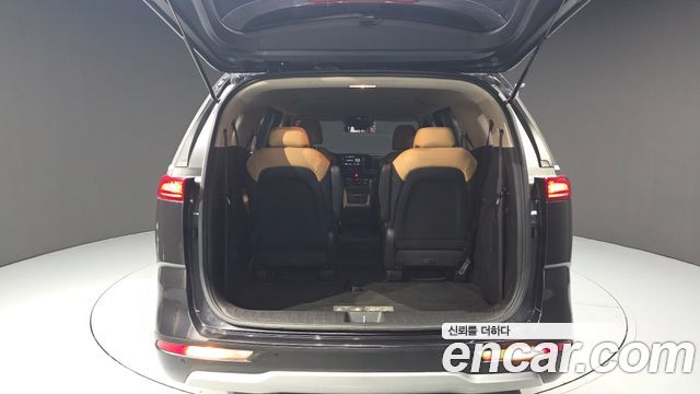 Kia Canival 2022 — photo 30