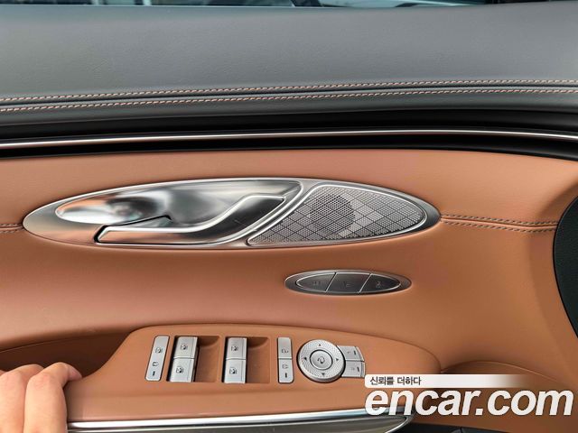 Genesis GV70 2023 — photo 8