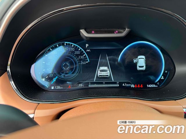 Genesis GV70 2023 — photo 11