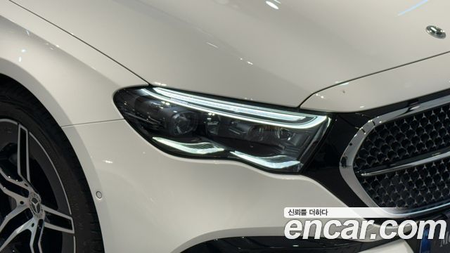Mercedes-Benz E-Class 2025 — photo 5