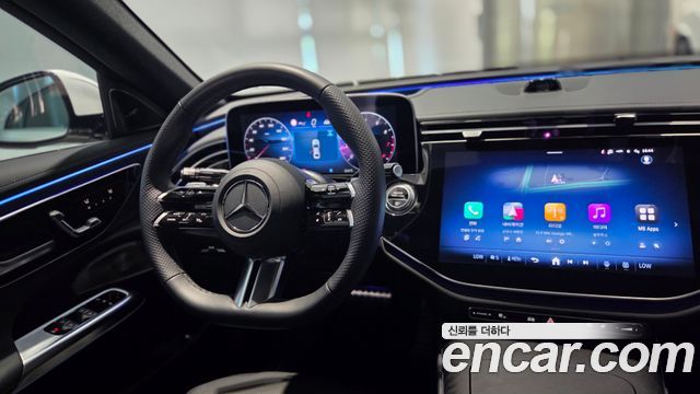 Mercedes-Benz E-Class 2025 — photo 9