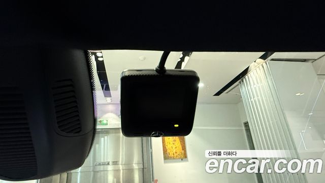 Mercedes-Benz E-Class 2025 — photo 14