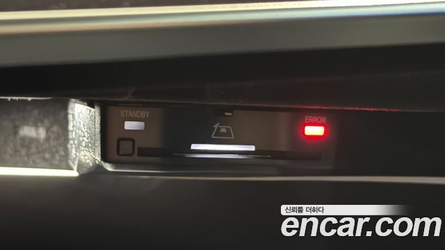 Mercedes-Benz E-Class 2025 — photo 15