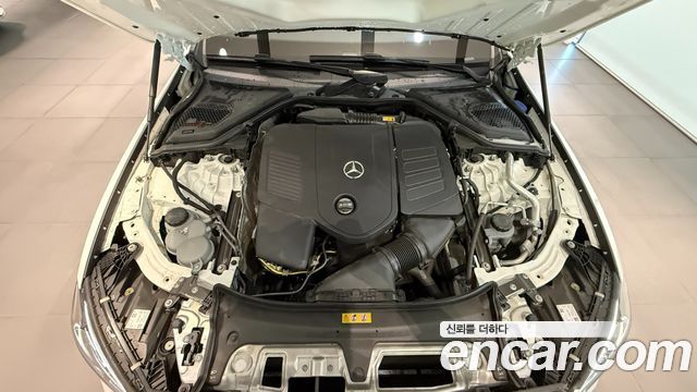 Mercedes-Benz E-Class 2025 — photo 16