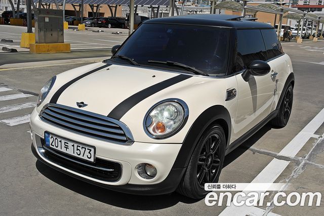 Mini Cooper 2013 — photo 1