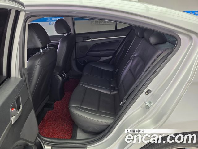 Hyundai AVANTE 2016 — photo 7