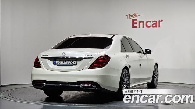 Mercedes-Benz S-Class 2018 — photo 2