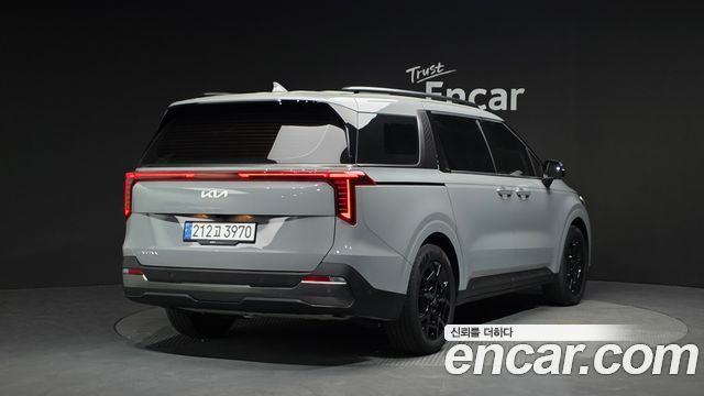Kia Canival 2025 — photo 2
