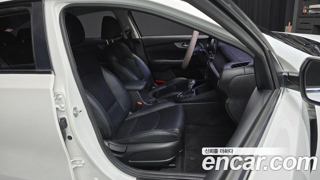 Kia K3 2019 — photo 12