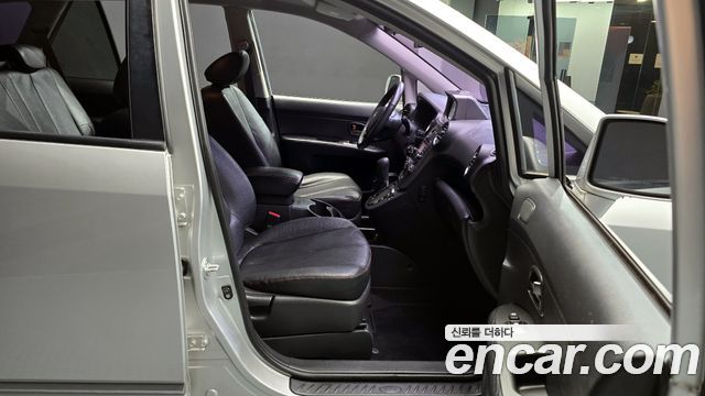 Kia Carens 2013 — photo 11