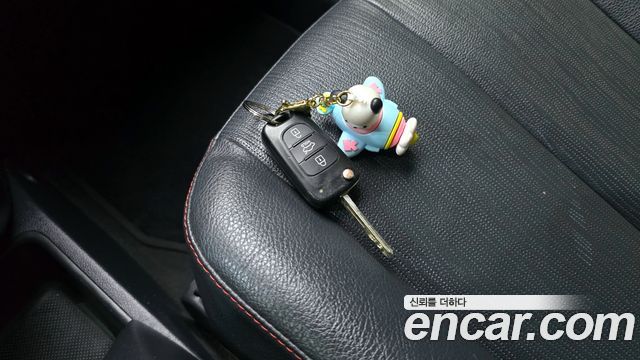 Kia Carens 2013 — photo 16