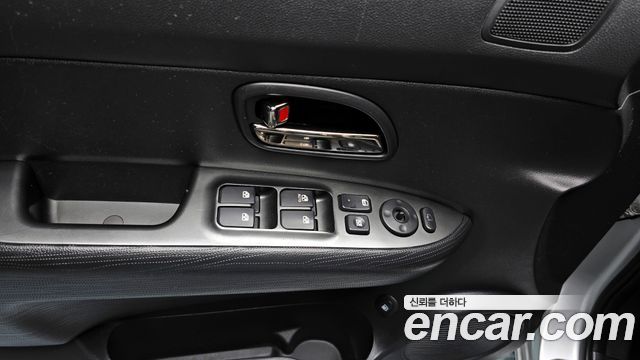 Kia Carens 2013 — photo 17